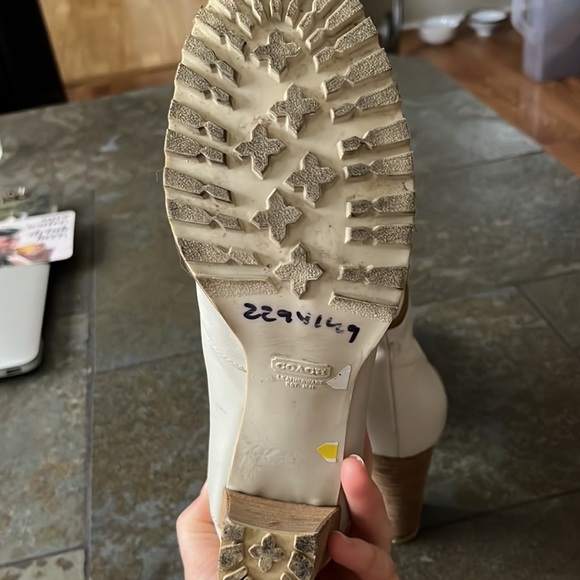 Coach boots, cream color. Size 6.5 - Picture 7 of 7